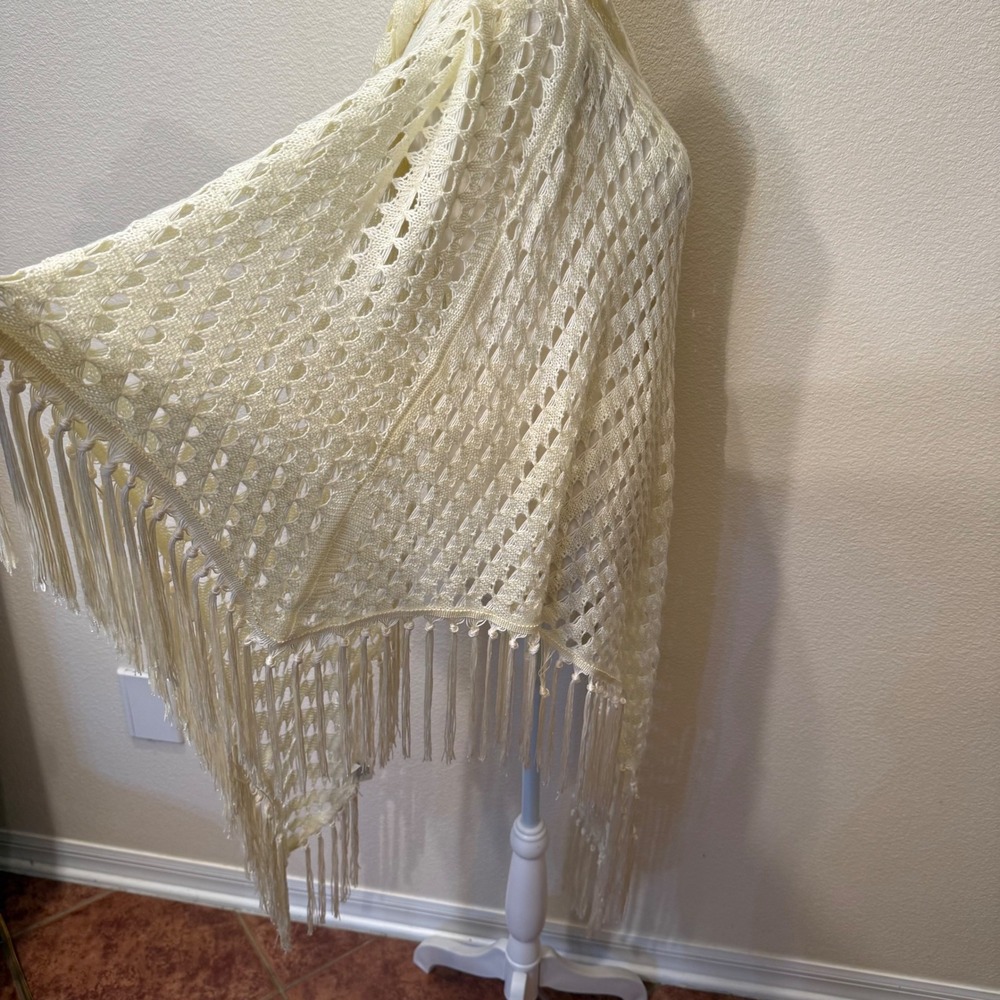 Boho Beachy Fringe Hooded Crochet Poncho Women OS Butter Yellow Knit - Picture 6 of 8
